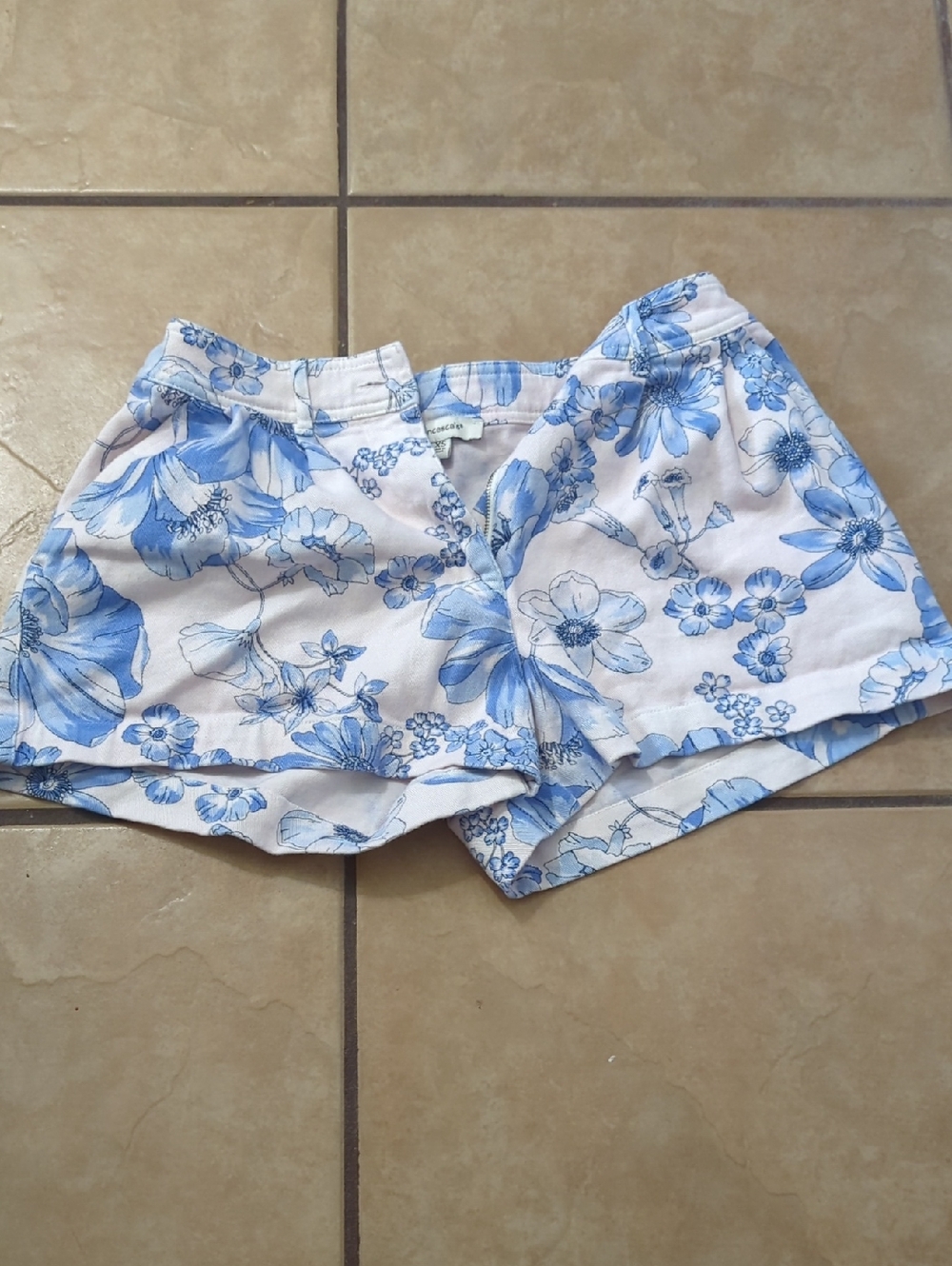 Francesca's Collections Pink Shorts with Blue Floral Print